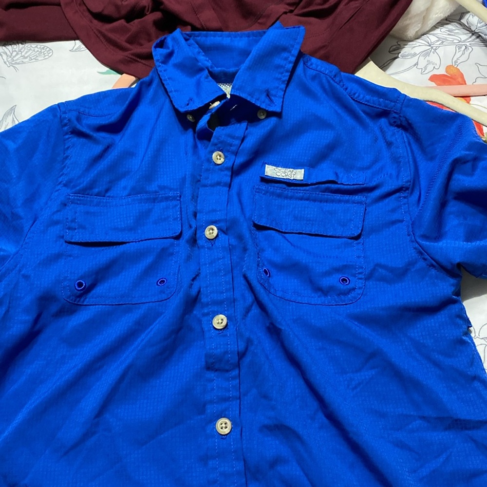 Button down - Picture 2 of 3